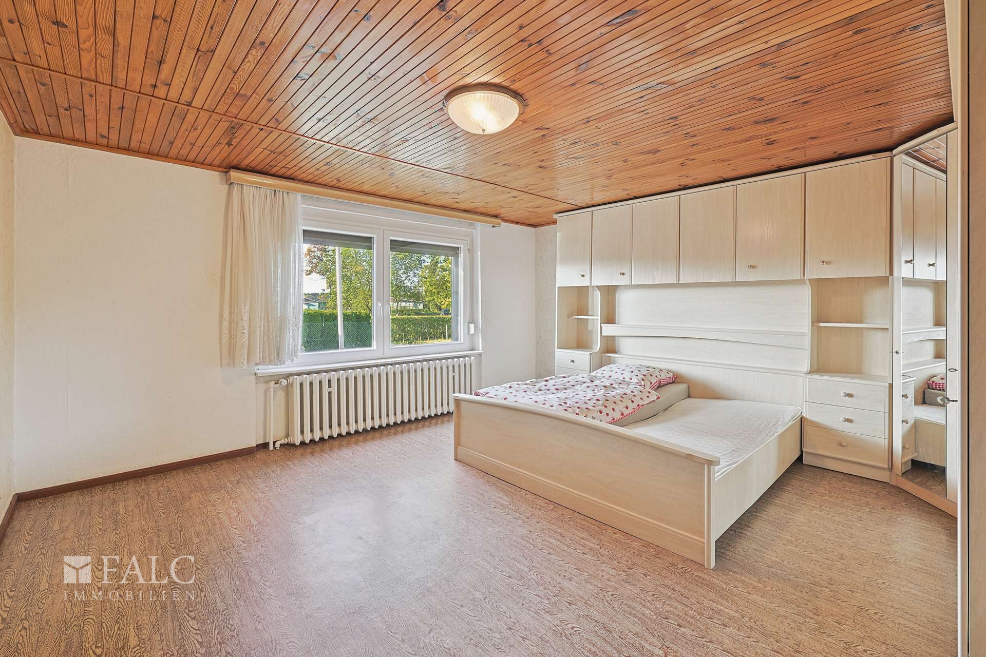 Sonniges Schlafzimmer